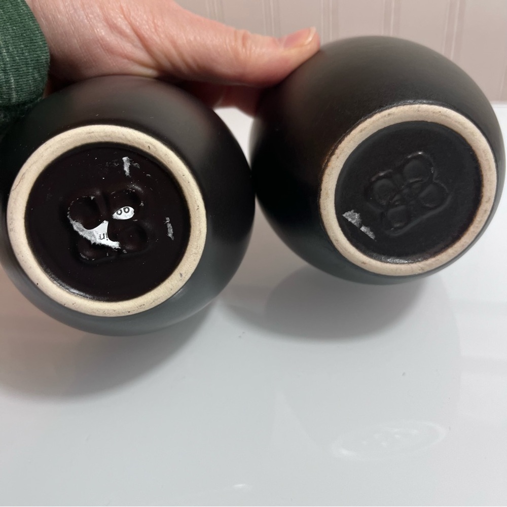 Set of 2 Baileys Irish Cream "MINE" Mugs Matte Black & Cream Ceramic - Picture 6 of 6